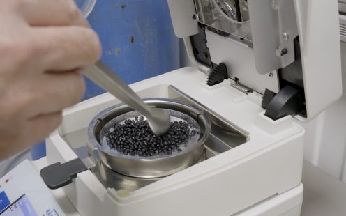 Tikrinama žaliavų kokybė.