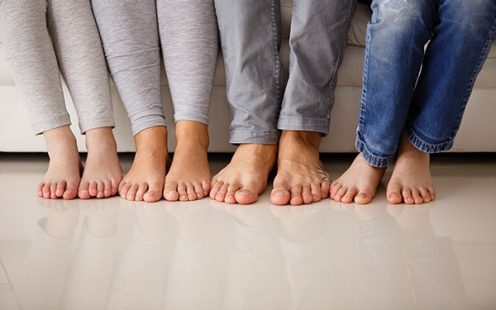Basos kojos ant šildomų grindų